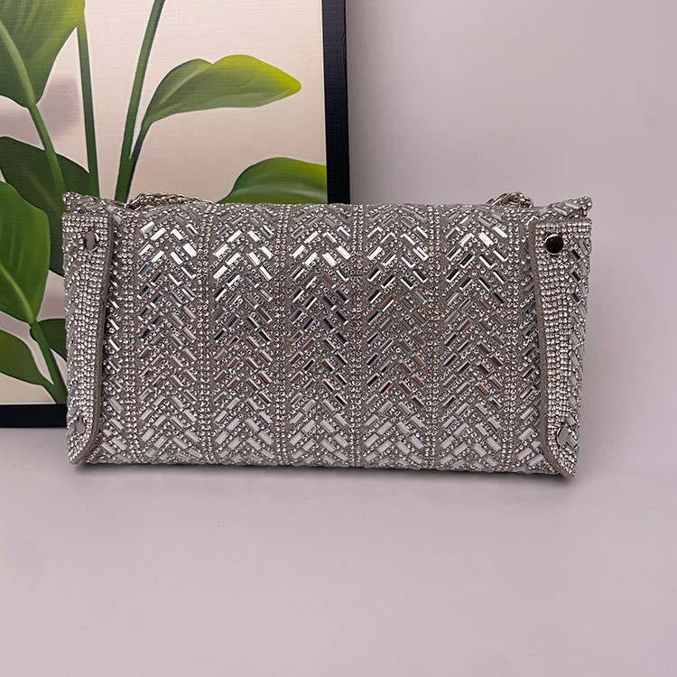 Pochette da sera elegante con strass per matrimoni e feste_voghion.com