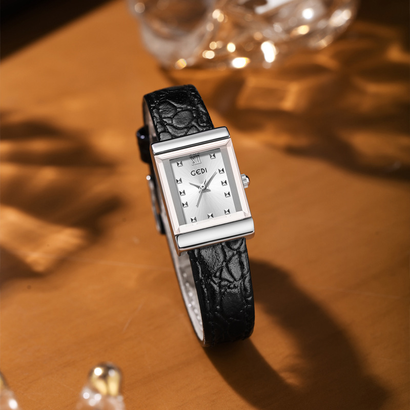 Goldie Vintage Square Plate Women's Niche Pebble Strap Women's High-end Waterproof Quartz Watch
