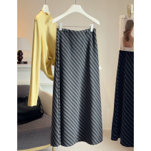 高级感气质斜条纹针织半身裙女秋冬新款韩版高腰显瘦a字包臀长裙