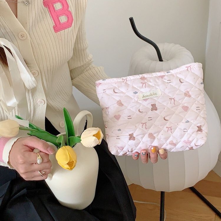 38243 Cute Bunny Love Quilted Large Capacity Cosmetic Bag Portable Storage Bag Travel Toiletries Bag