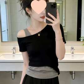 夏季穿搭假两件短袖t恤女装2026新款今年流行设计感斜肩上衣
