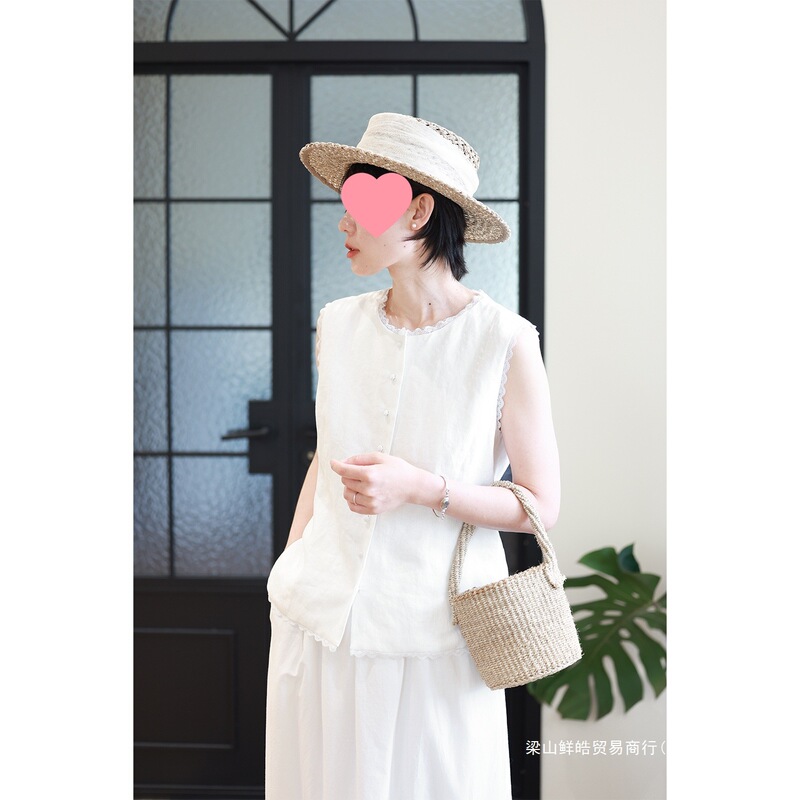 Comfortable and Versatile All-Linen White Lace-Trimmed Collar Shirt for Women with a Stylish Design, Waist Tie, and Off-Shoulder Vest Comfortable and Versatile All-Linen White Lace-Trimmed Collar Shirt for Women with a Stylish Design, Waist Tie, and Off-Shoulder Vest