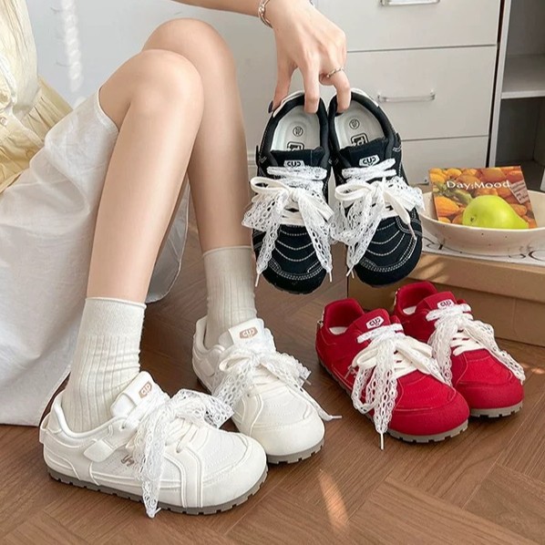 Far Boles De zapatos de entrenamiento para mujeres 2025 verano nuevo estilo de ballet casual versátil zapatos de skate pequeños zapatos blancos
