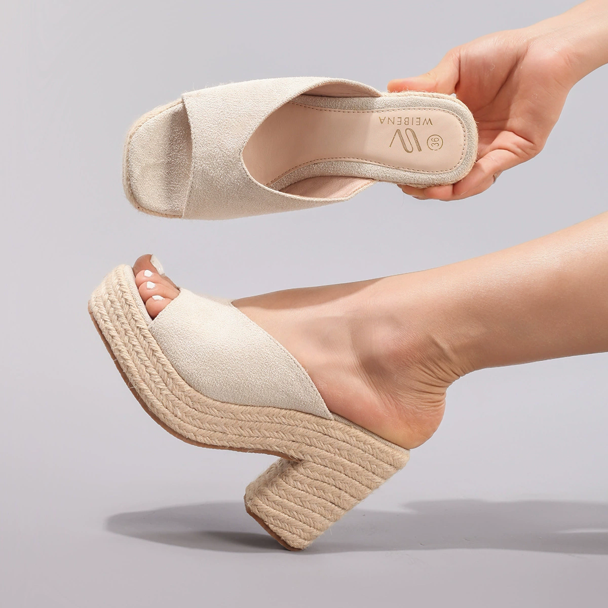 Женские сандалии на толстой подошве на танкетке из пеньковой веревки, замшевые однолинейные ремешки, водонепроницаемые туфли на высоком каблуке на платформе, европейский и американский стиль, высота каблука 10 см.