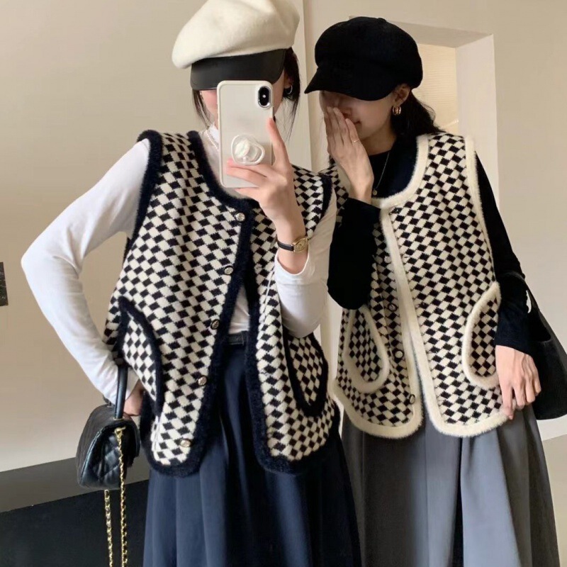 Kaning Small Fragrant Style Short Vest Jacket for Women Autumn and Winter 2026 New Diamond Pattern Imitation Mink Velvet Knitted Cardigan for Women