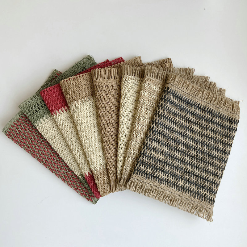 Almohadilla de mesa tejida con cuerda de papel estilo ins Almohadilla de decoración navideña de vacaciones de color a juego Almohadilla de mesa de aislamiento térmico mixto de yute tejido de papel creativo