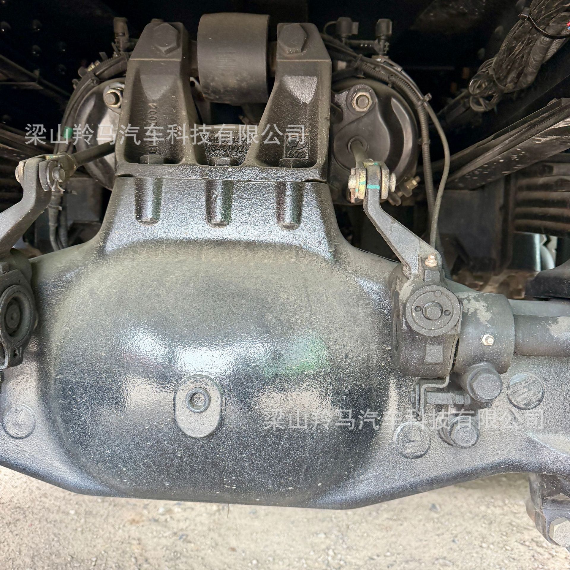 Cross-border medium-duty specialized work truck, Shaanxi Auto DeLong M3000S, front four-wheel drive, rear eight-wheel drive, dump truck for engineering projects