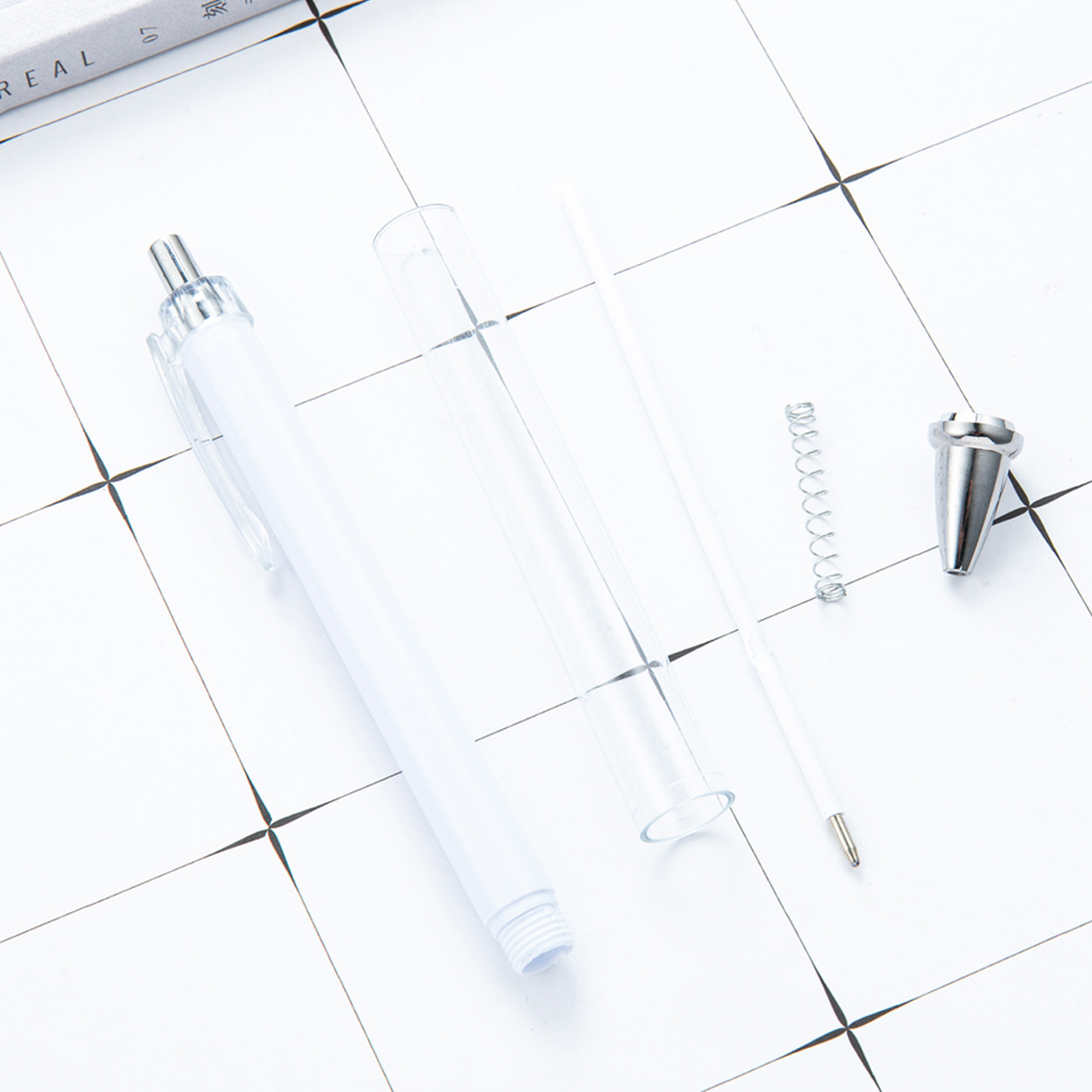 Nuevo bolígrafo de inserción de papel hecho a mano, rollo de varilla interior de bricolaje, bolígrafo blanco pequeño, película de impresión transferable, bolígrafo de plástico de presión