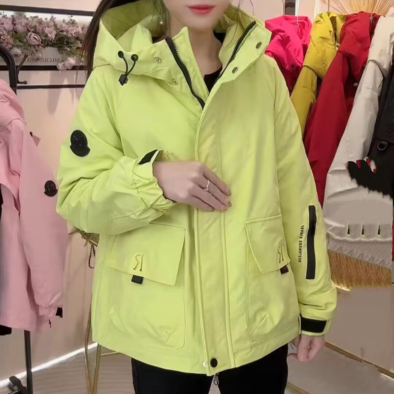 Otoño y invierno de 2025 ropa de mujer nueva moda casual con capuzas personalidad corta chaqueta de algodón deportivo suelto image 2