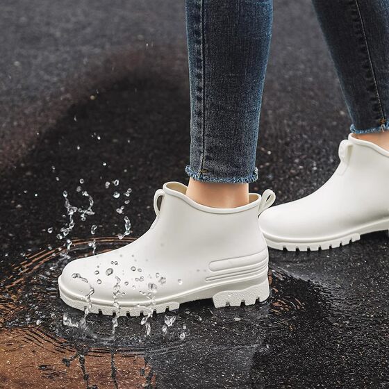 Rain boots men's 2024 new short tube rain boots women's outdoor wear trend casual kitchen non-slip fishing rubber shoes waterproof wear-resistant