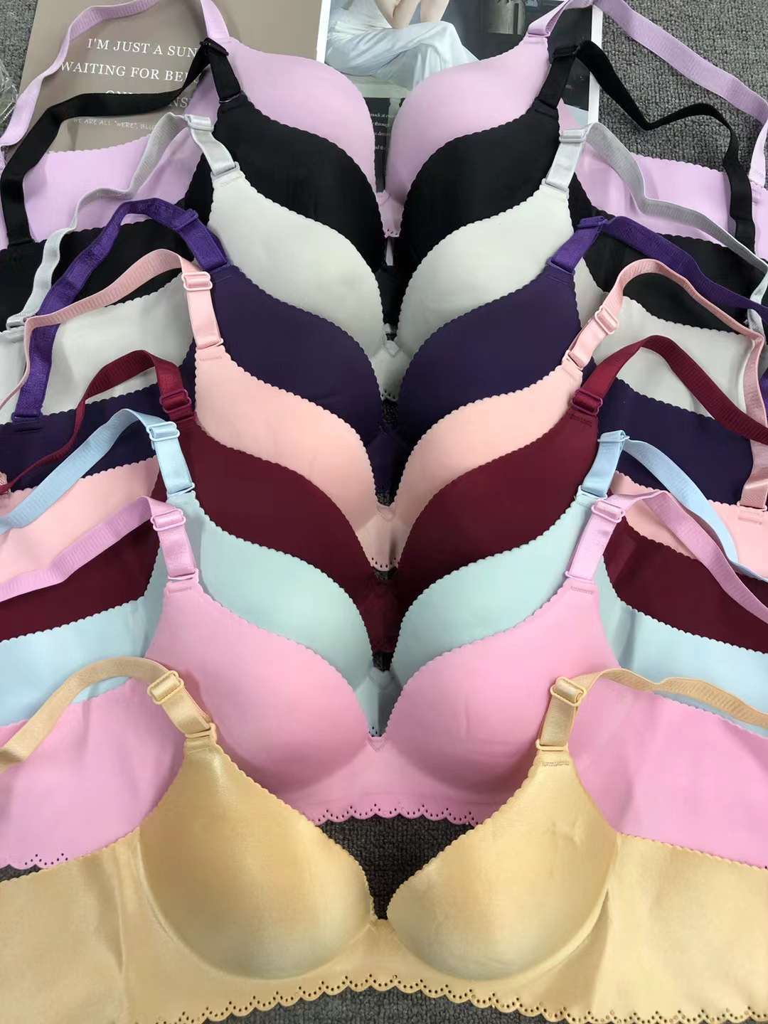 Filipinas nuevo sujetador brillante pecho pequeño push up ropa interior cómoda push up sujetador sin costuras