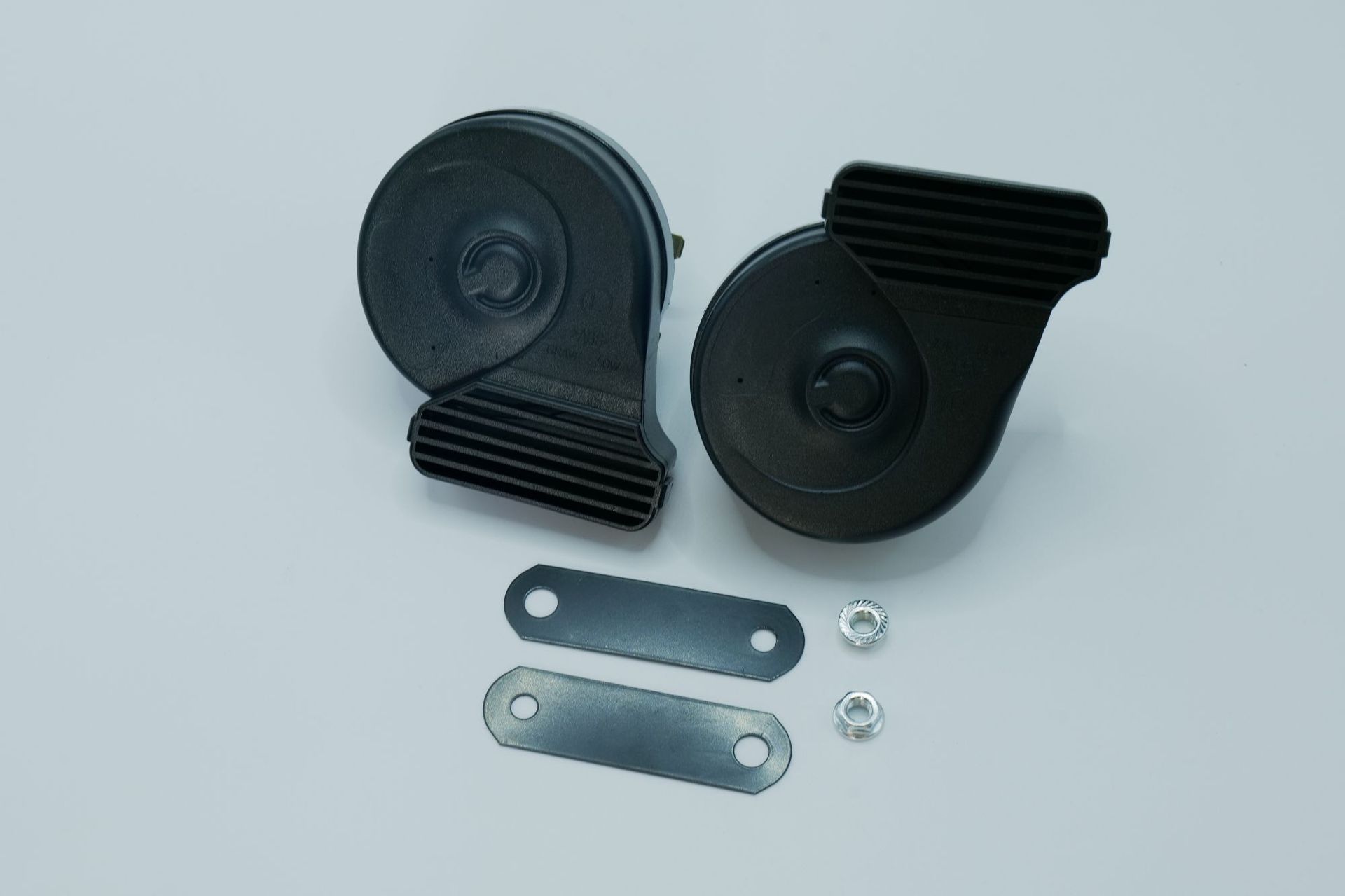 Car and Motorcycle Electric Horn 12V Universal Modification Waterproof Buzzer Snail Horn with Clear High-Frequency Sound