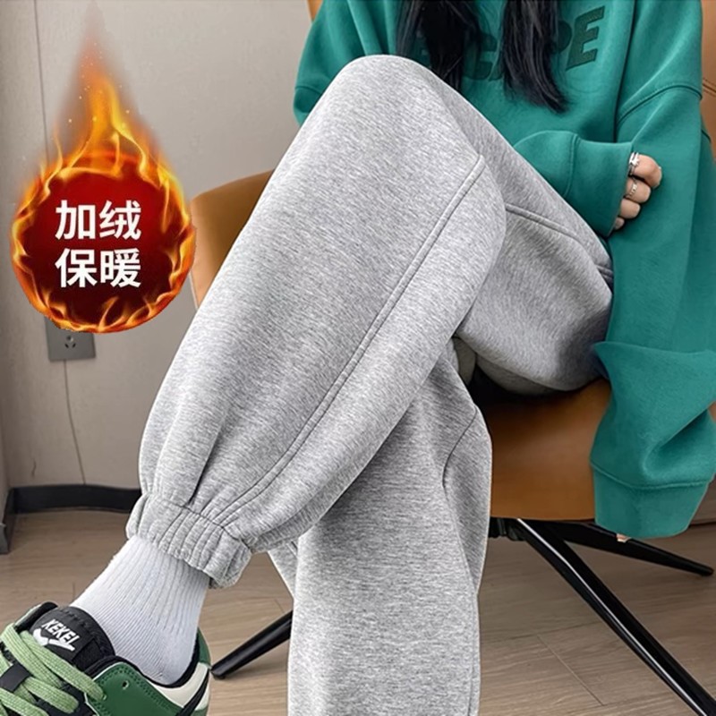 솔리드 컬러 레깅스와 벨벳 팬츠