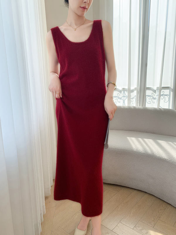 2025 New Autumn and Winter Women's Mid-Length U-Neck Cashmere Knitted Skirt Straight Elegant Sweater Sleeveless Dress