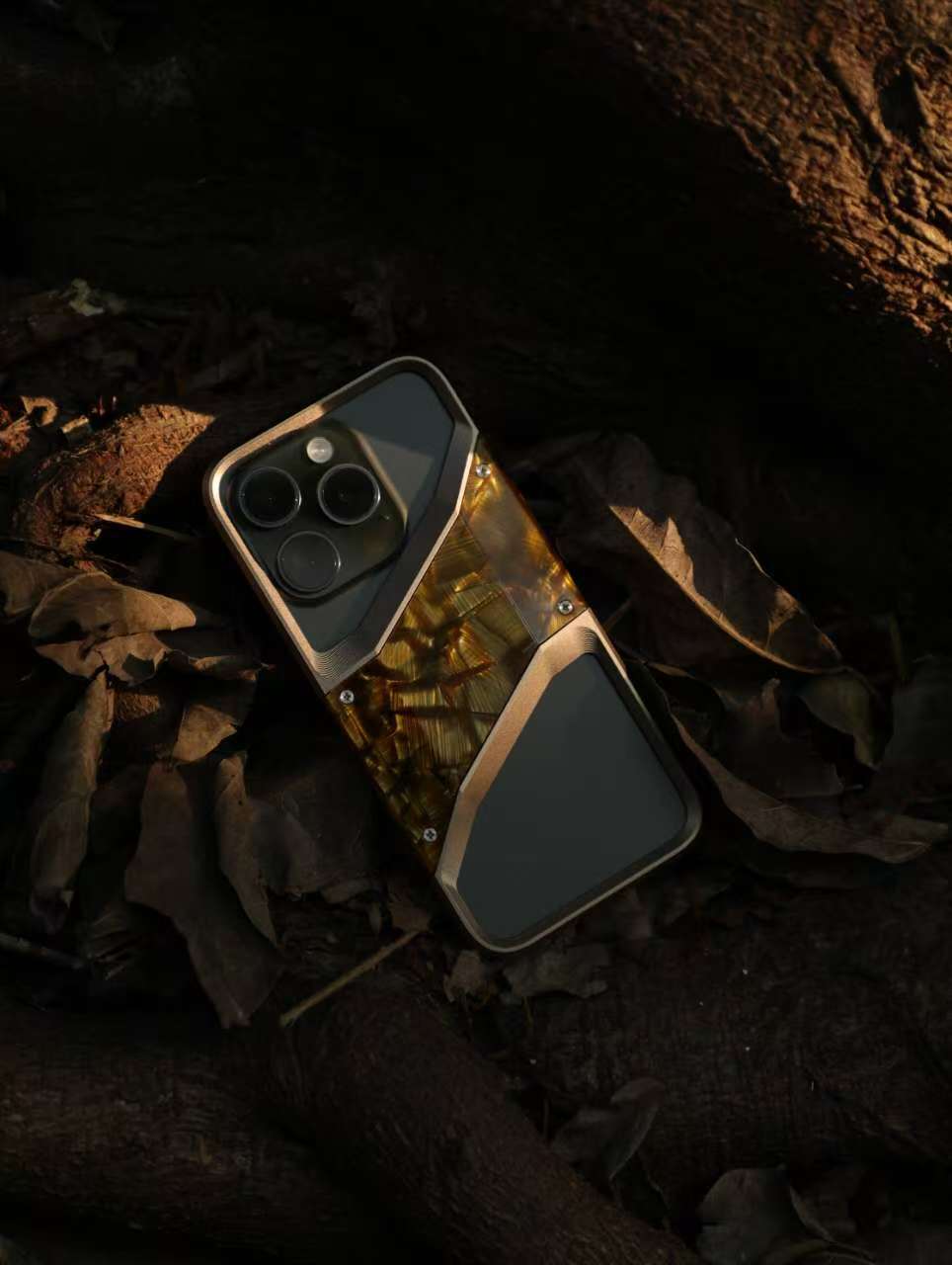 Ốp lưng iPhone 16 Pro Max hợp kim nhôm chống rơi, viền dày bảo vệ toàn diện — Hợp kim nhôm M12 + miếng cao su thân thiện với môi trường [vàng] chi tiết 4
