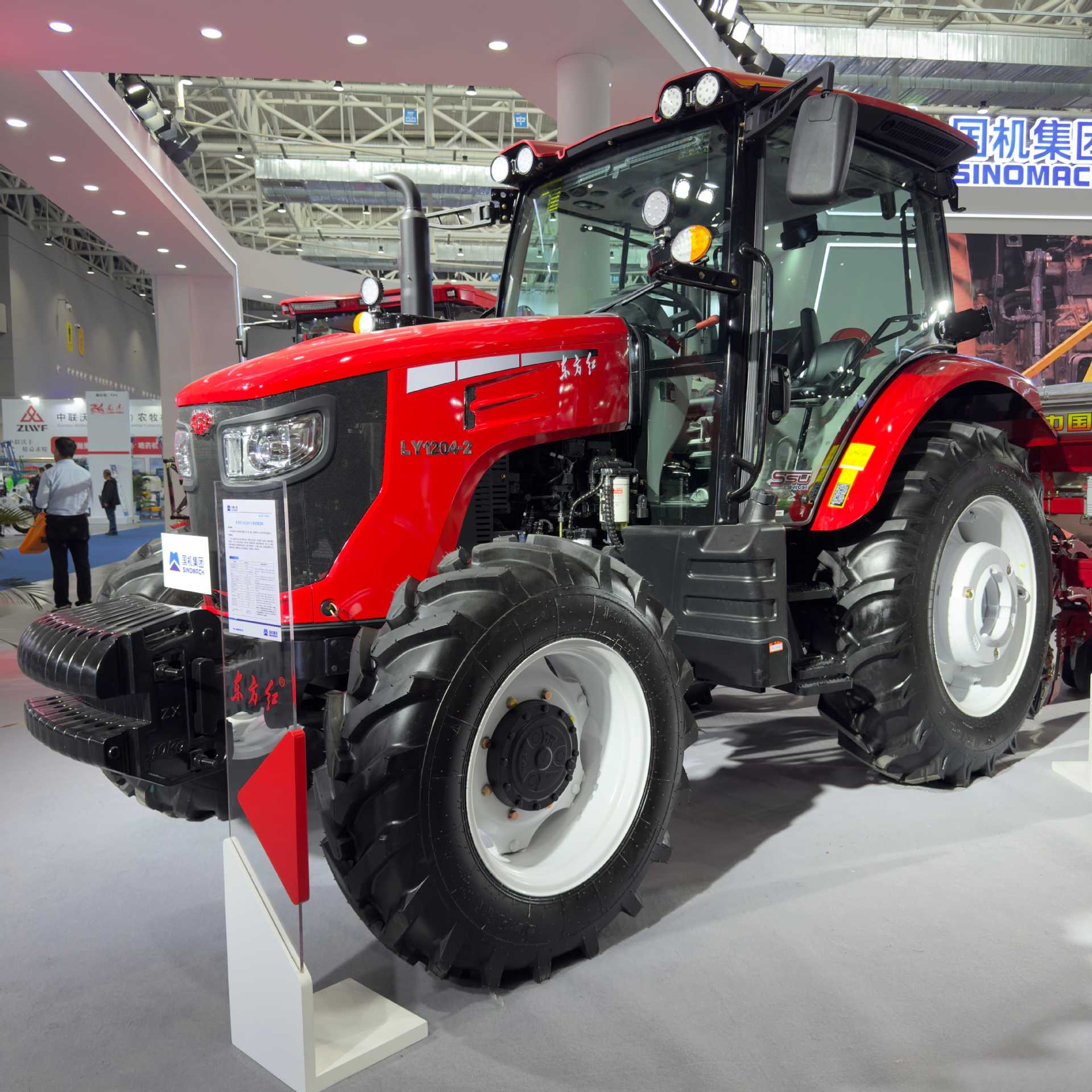 Dongfanghong LY1204 tractor de tracción en cuatro ruedas diesel gran máquina agrícola rotativa multifunción