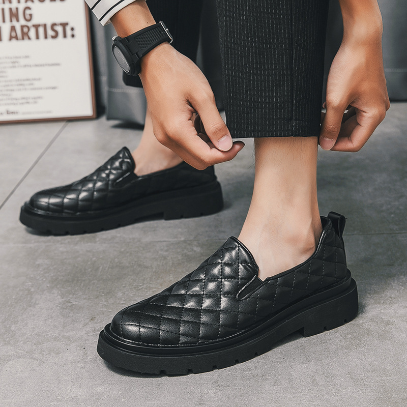 Zapatos de cuero perezosos de moda coreana, zapatos de hombre de un solo pedal, aumento de todo fósforo, zapatos de música casuales de tendencia de suela gruesa de 6cm