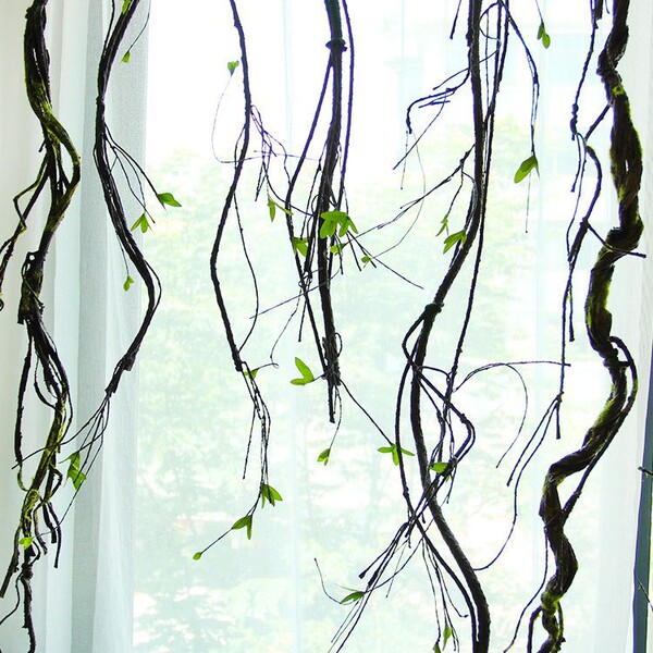 Simulated tree vines