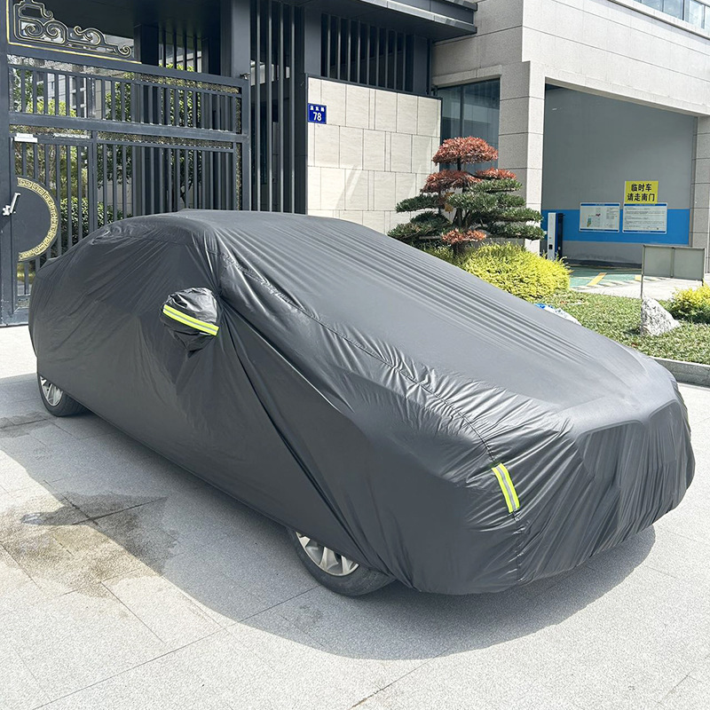 Fabricantes de ropa de automóviles suministran cubierta de ropa de automóviles PEVA de una sola capa, cubierta de automóviles impermeable a prueba de polvo transfronteriza dedicada
