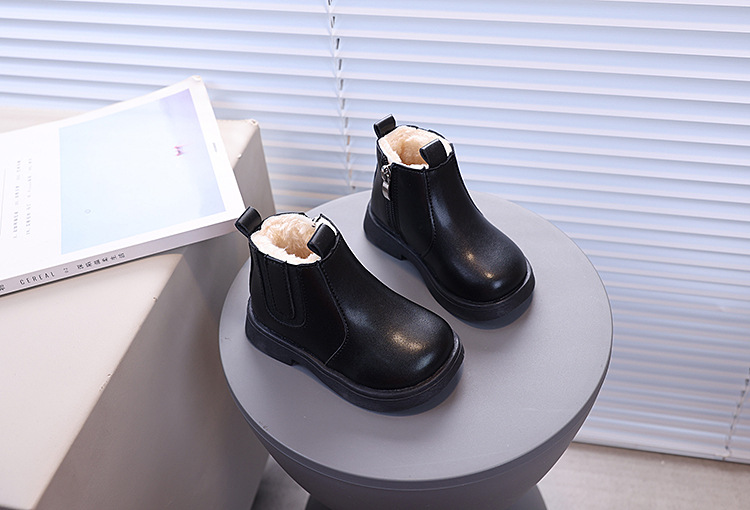 Kurze 2024 Winter Neue Koreanische Ausgabe Mädchen Martin Mode Baby Baumwolle Mittlere und Kleine Kinder Warme Lederstiefel_voghion.com