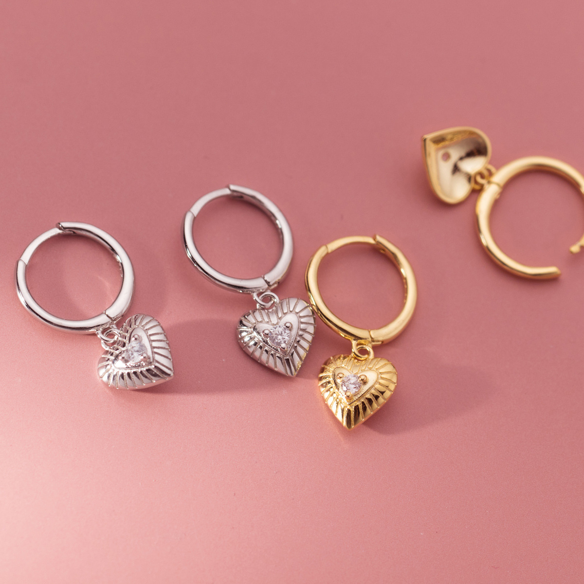 Eloch s925 plata esterlina mono diamante amor auriculares ins viento temperamento dulce joyas de orejas en forma de corazón para mujeres M03668