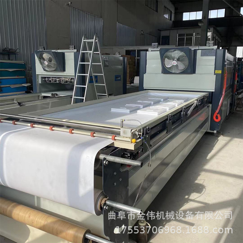 厂家直供上下双加温真空吸塑机 自动化程度高智能型真空覆膜机