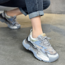 ��Ƥ�ٴ��ϵ�Ьins��Ů2026�����¿�͹ź��ƴɫ�W��A�^���eЬ