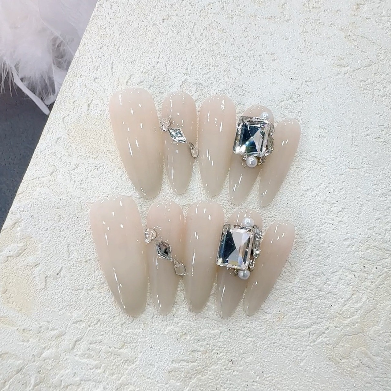 Li Xiaoying wearing armour [real shot] pure handmade manicure wearing armour temperament nude ice tea pile drill nail stickers