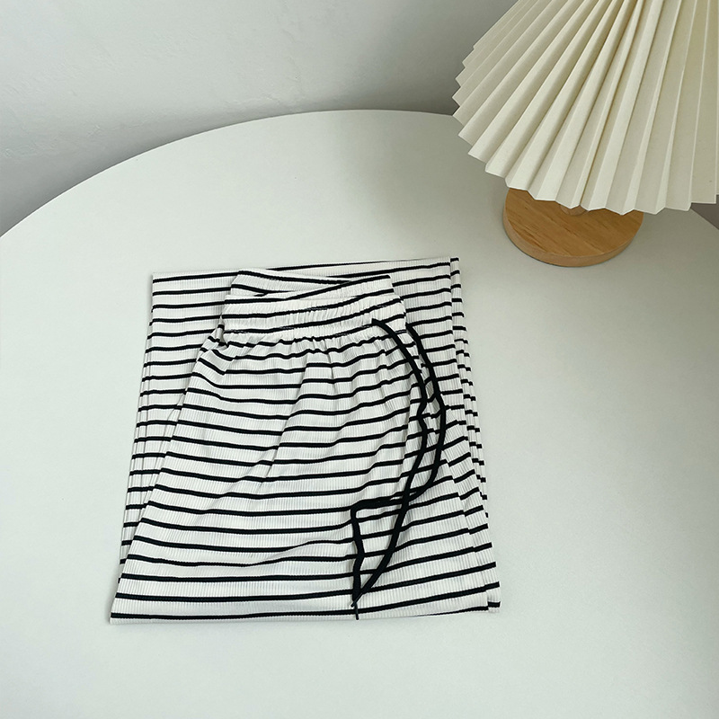 Hielo blanco y negro rayas pantalones de piernas anchas para mujeres primavera y verano delgados de cintura media y alta caída sensación de caída pantalones casuales