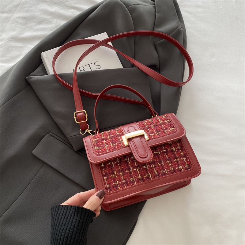 Bagos de tejido de viento fragrante 2024 nuevo bolso de invierno para mujeres versátil bolso de mochila nicho temperamento femenino