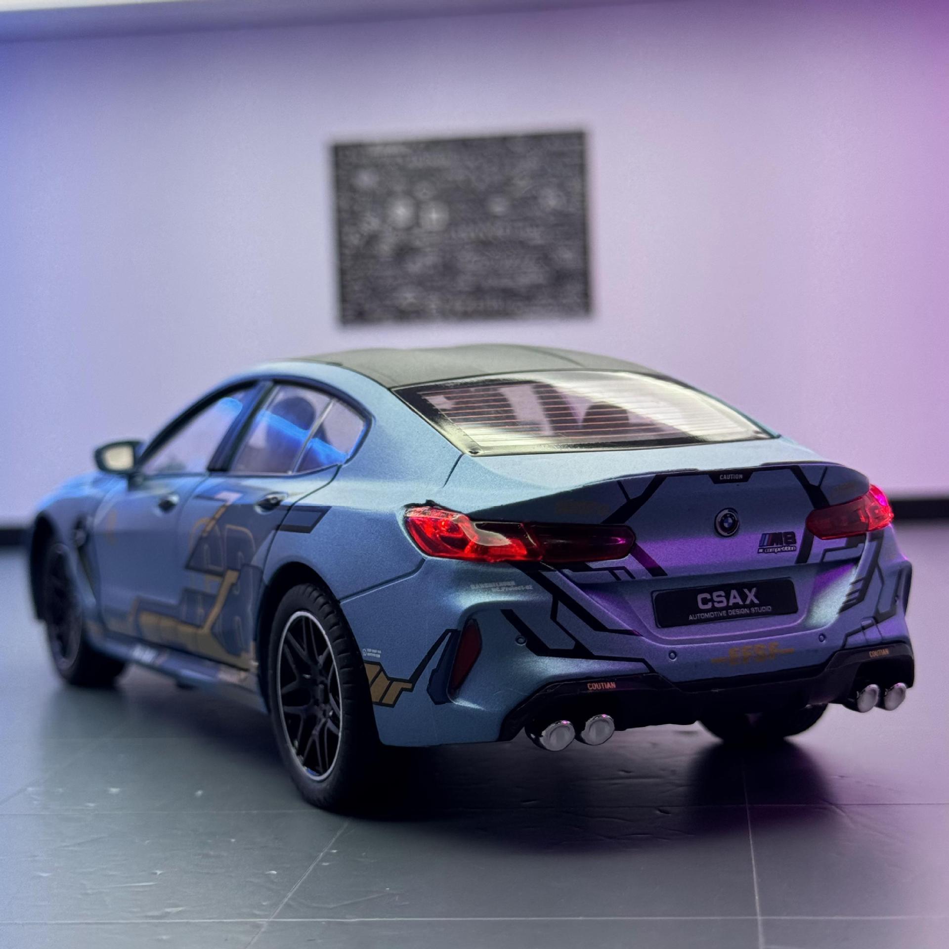 Modelo de coche de aleación 1:24 Baoma M8 Thunder Edition Coche deportivo con sonido y luz de retroceso Coche de juguete Decoración del modelo de sonido