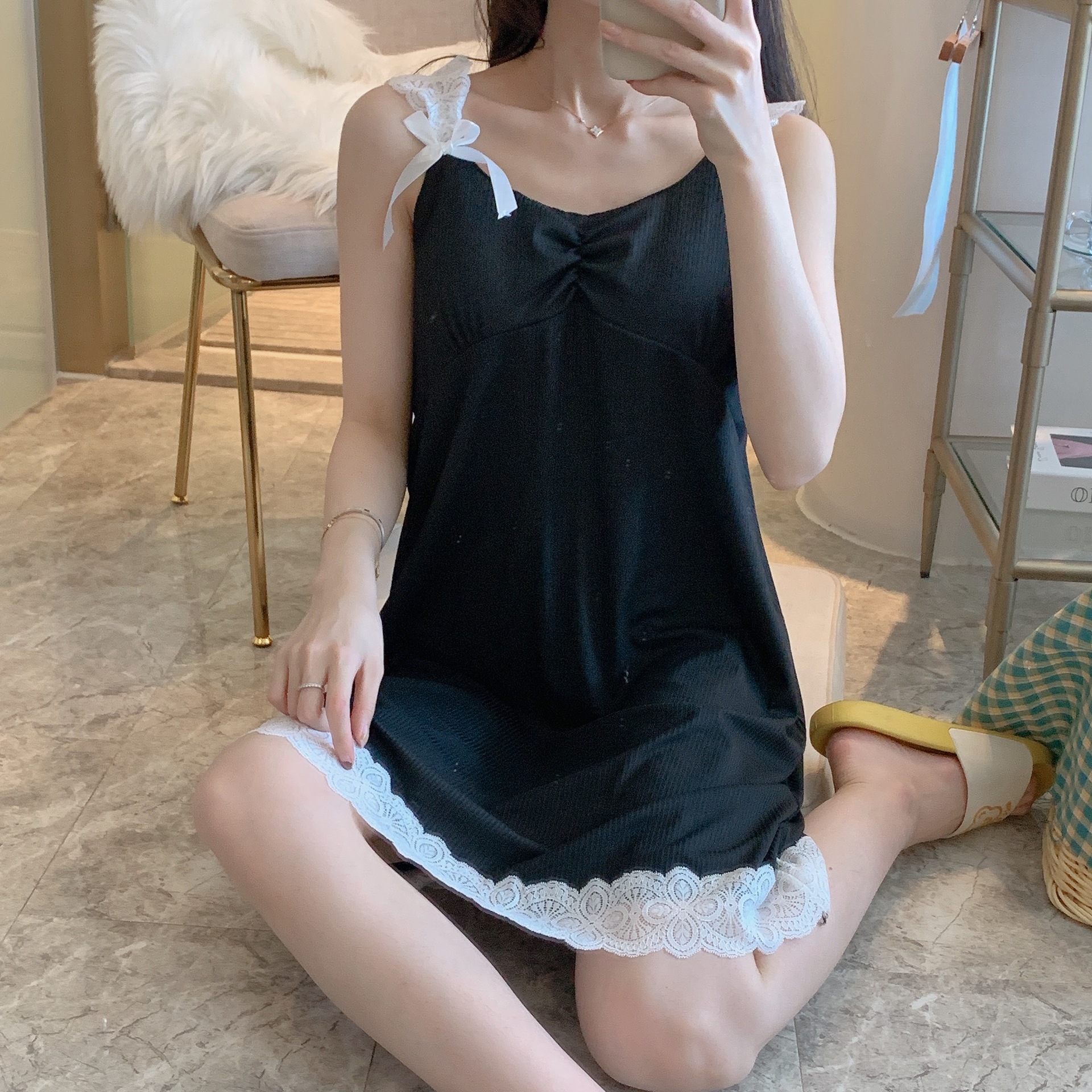 2023 pijamas de verano encaje hilo Honda pecho pad camisón de las mujeres de longitud media color sólido cuello en V dulce hogar comercio exterior
