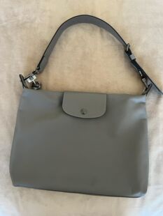 Capacious underarm bag, one-shoulder bag for leisure, shoulder bag