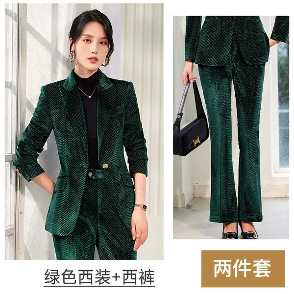 Green top+green pants