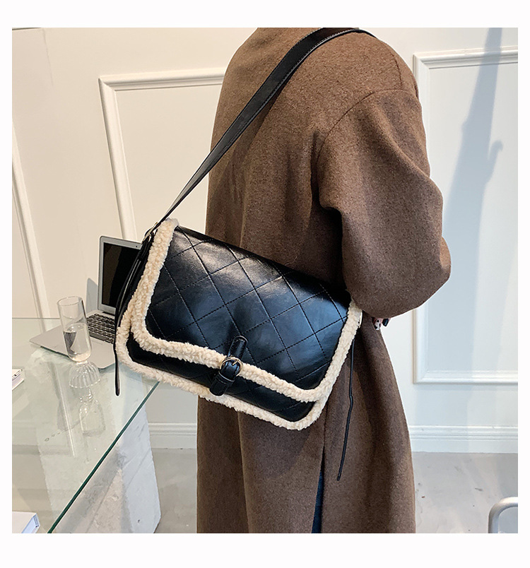 Plush Oily Leather Big Bag For Women 2021 Autumn And Winter New Crossbody Bag Texture Western Style Rhombus Plaid Shoulder Bag Underarm Bag display picture 10