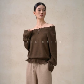 女式毛呢外套;休闲裤;女式衬衫