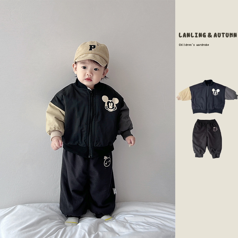 Abrigo acolchado de invierno para bebé 2024 nuevo estilo coreano estilo occidental niño grueso cálido uniforme de béisbol ropa de bebé de moda
