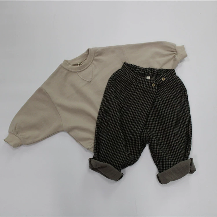 Spring children's solid sweatshirt with a round collar for boys, Korean style