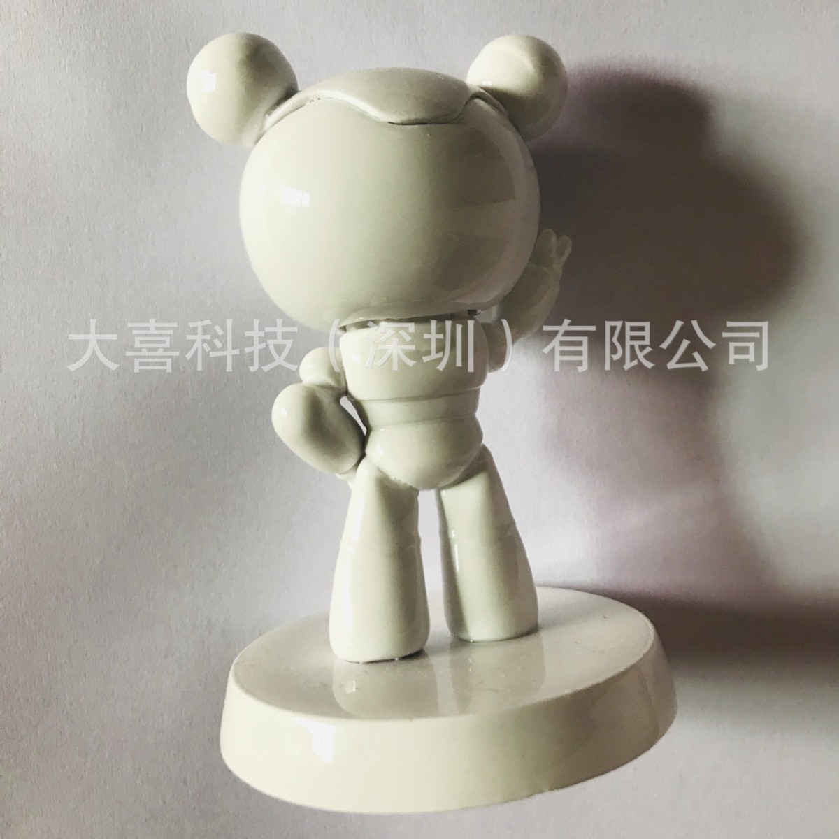 提供机器人等礼品类各类颜色电镀加工，真空镀加工