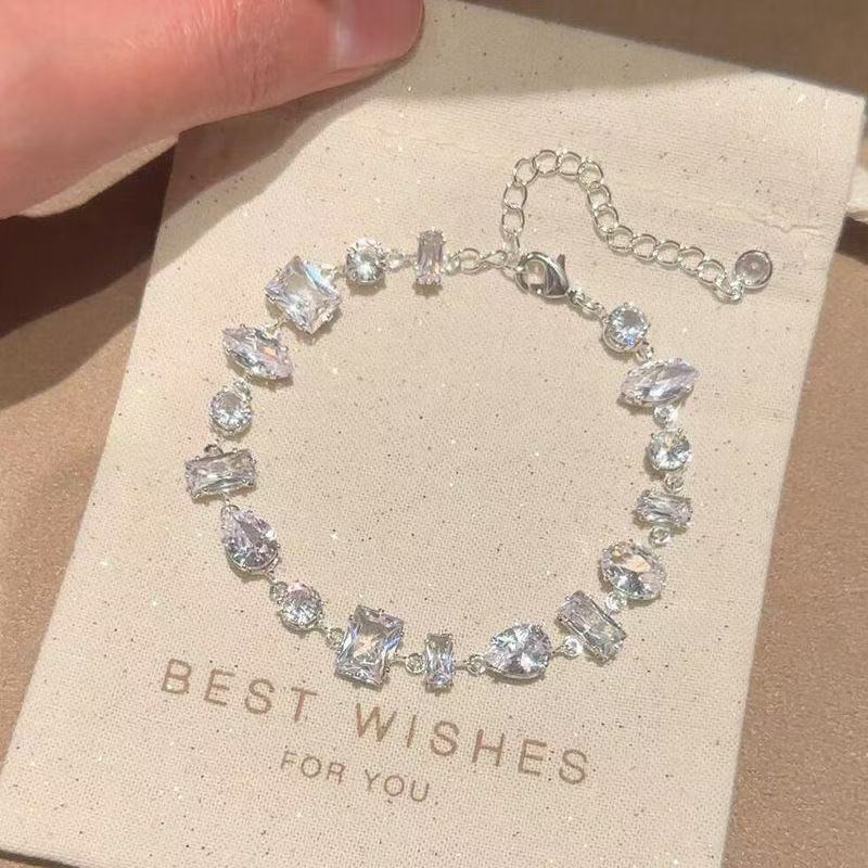 Cool and Refreshing Crushed Ice Zircon Candy Bracelet for Women, Niche Light Luxury Design, Elegant Bracelet, Exquisite and Versatile Hand Accessory Cool and Refreshing Crushed Ice Zircon Candy Bracelet for Women, Niche Light Luxury Design, Elegant Bracelet, Exquisite and Versatile Hand Accessory