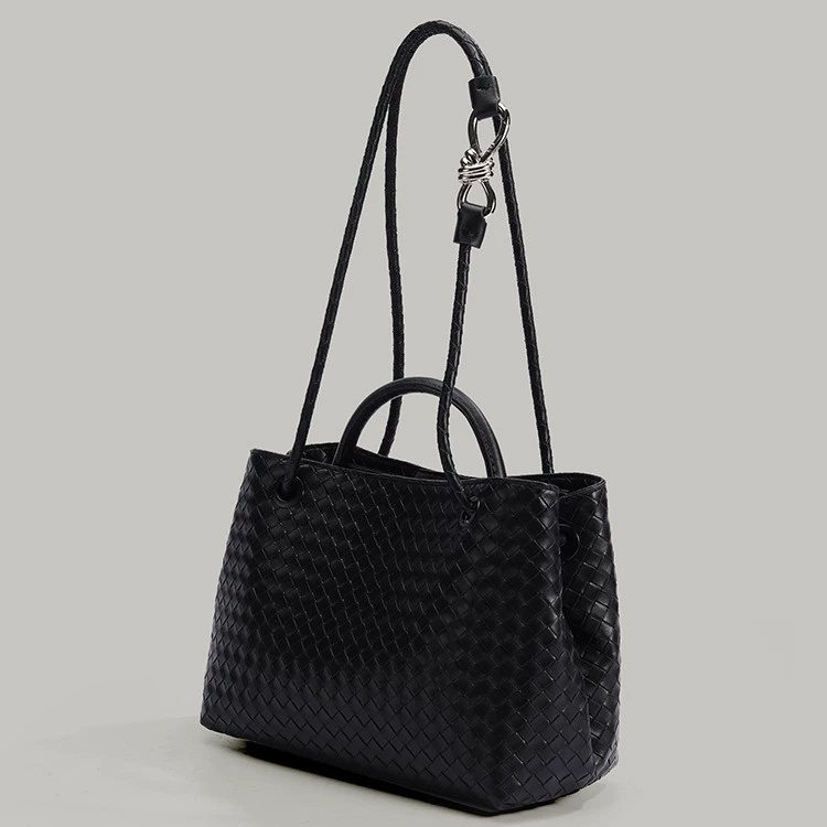 Retro woven one-shoulder bag, high-quality style
