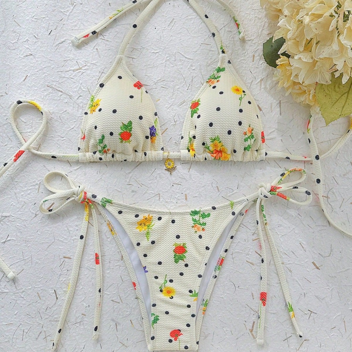 2025 New Swimsuit for Women, Pure Lust Style Split Floral Bikini, Hot Spring Halter Neck, Small Fresh Swimsuit, Swimsuit