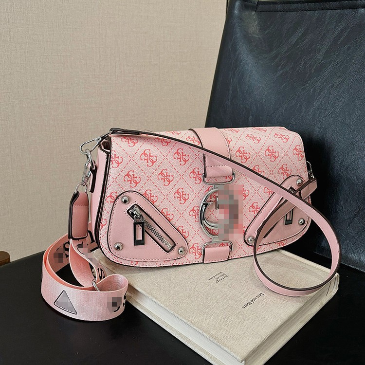 Bolso pequeño estilo motocicleta fresco de moda para mujer 2025 nuevo bolso de cadena de diseño de nicho bolso de mensajero de hombro de moda de primavera y verano