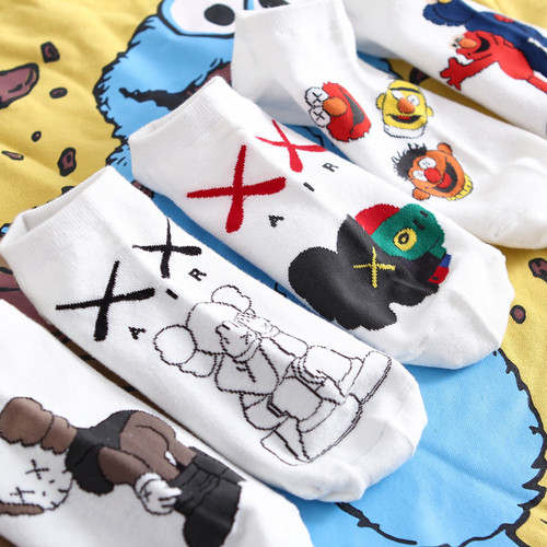 Korean trendy brand co-branded Sesame Street cartoon boat socks classic graffiti invisible socks for men and women couples thin pure cotton socks