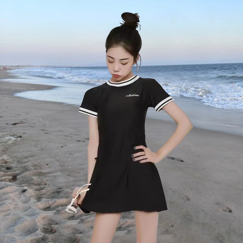 Independent swim trunks, split swimsuit for women, large size Korean version, conservative skirt-style, covers the stomach, slimming, for plus-size women, wholesale swimwear