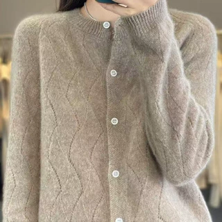 批发代发春秋款圆领镂空针织衫绞花纽扣毛衣开衫宽松显瘦女款上衣