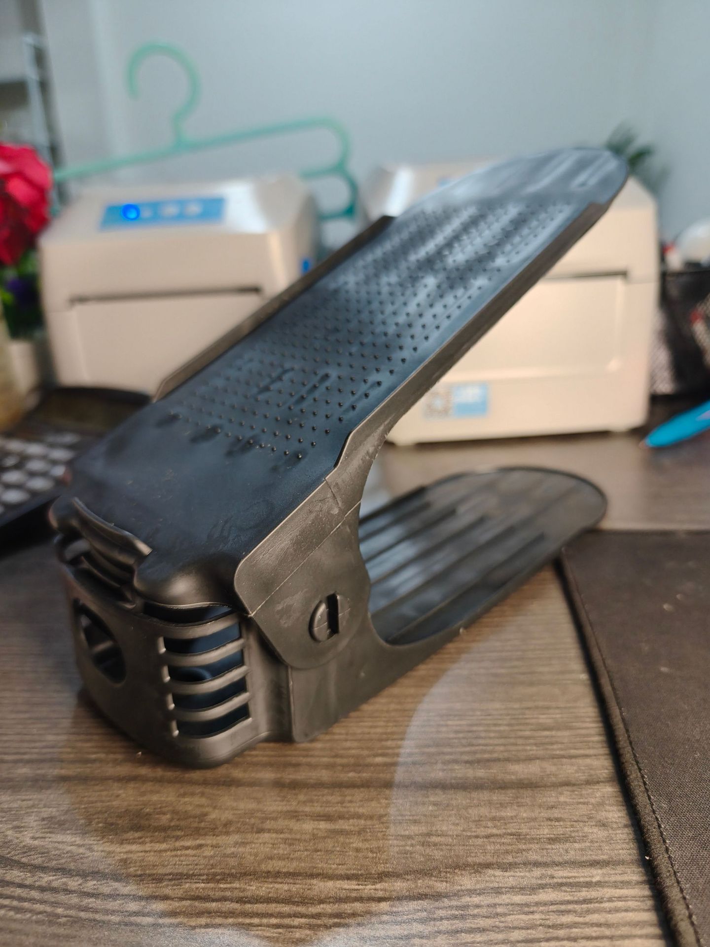 Rack de almacenamiento de zapatos simple y moderno de doble capa integral ajustable rack de almacenamiento de zapatos de plástico