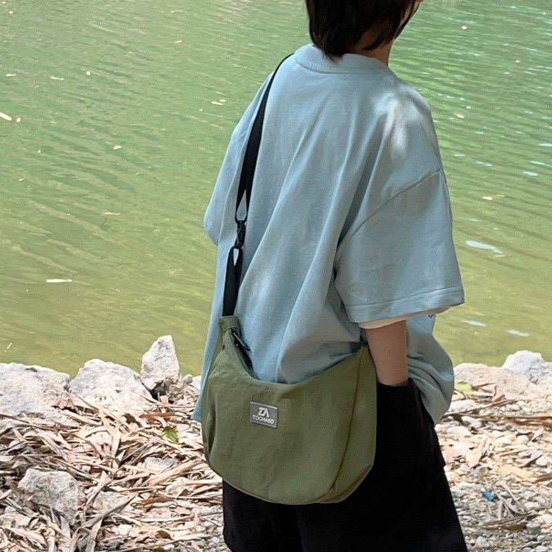 Deportes casuales bolsas de hombro para niños y niñas, bolsas de bolsillo de color sólido, bolsas de bolsillo para niños, 2025 nuevas bolsas de hombro para niños