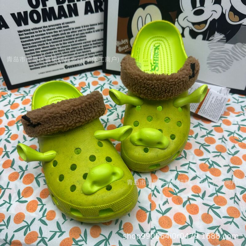 2026 New Model Shrek Collaboration Parent-Child Clogs Beach Shoes Cartoon Style Fashionable Breathable Sandals