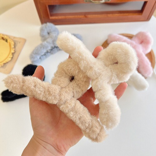 Maillard Autumn and Winter Plush Clip Solid Color Temperament Large Hair Clip Girls Hair Shark Clip Hair Accessories Back of the Head